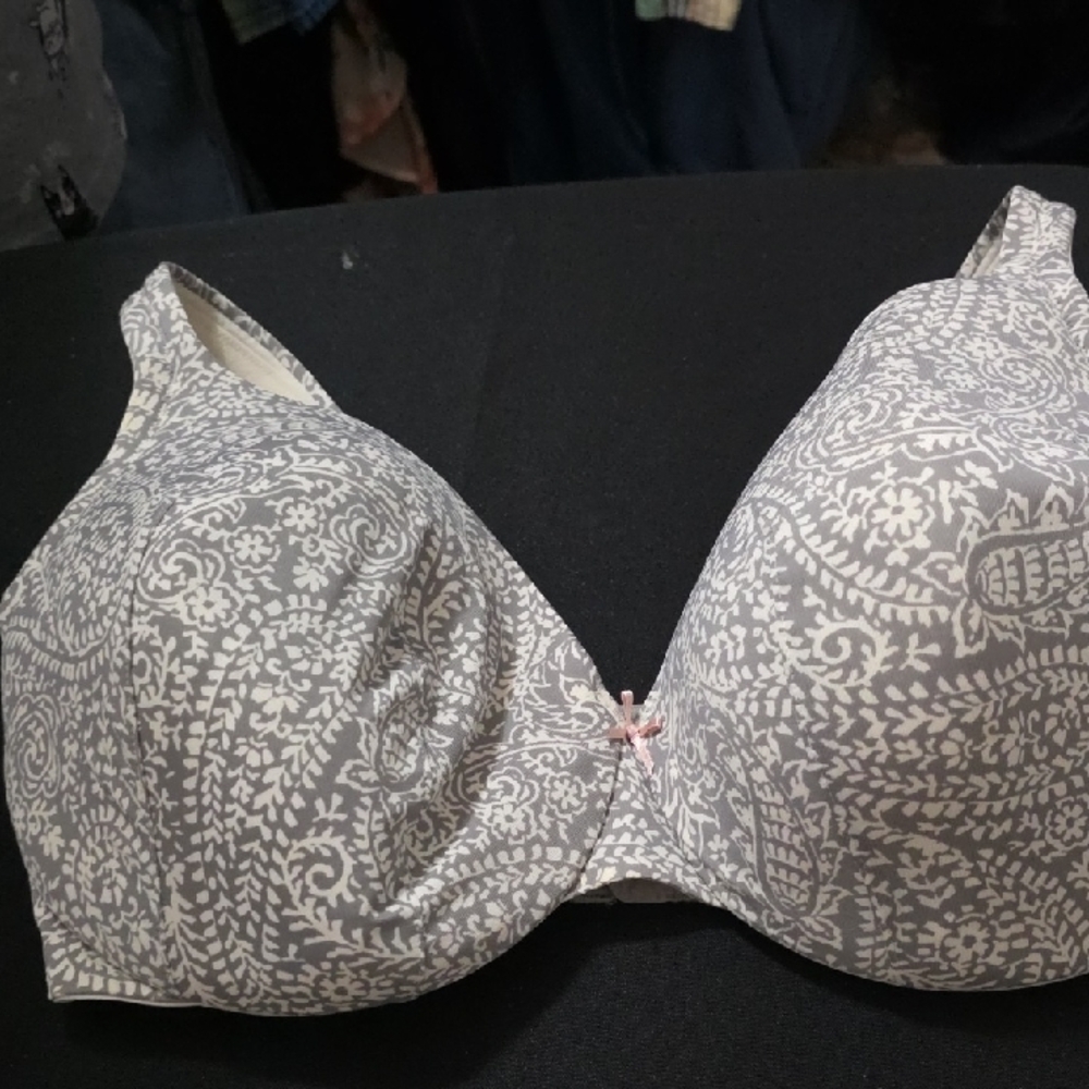 Cacique Women's Bra Gray/White Floral Underwire Padded Sz 40F EUC